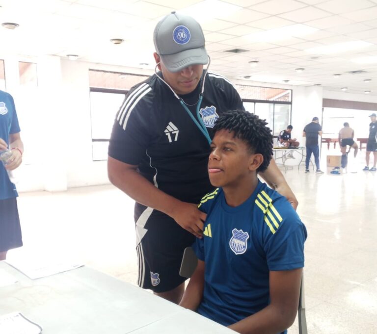 Emelec inició su pretemporada 2026 con chequeos médicos en Guayaquil
