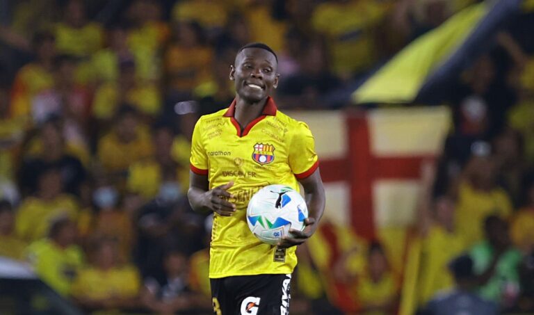 Janner Corozo estaría ultimando detalles para llegar a Liga de Quito