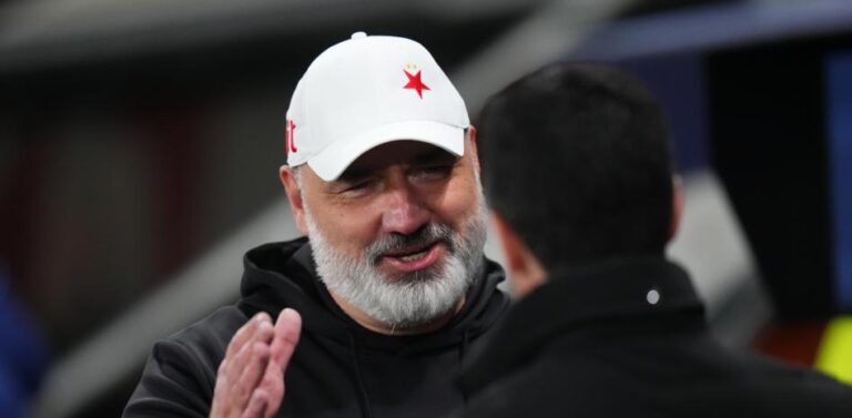 Para el técnico del Slavia “jugar bien es jugar como el Barça”