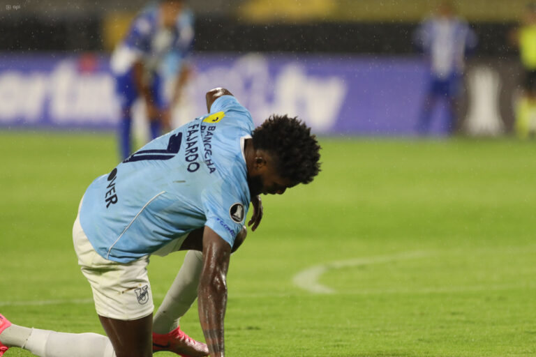 (VIDEO) La INSÓLITA lesión de José Fajardo en la Copa Libertadores