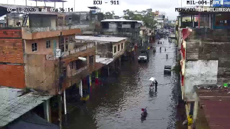 Intensas lluvias en la Costa de Ecuador causan inundaciones en varios cantones de Guayas y Los Ríos