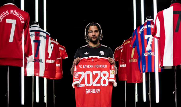 Serge Gnabry renueva con el Bayern Múnich hasta 2028