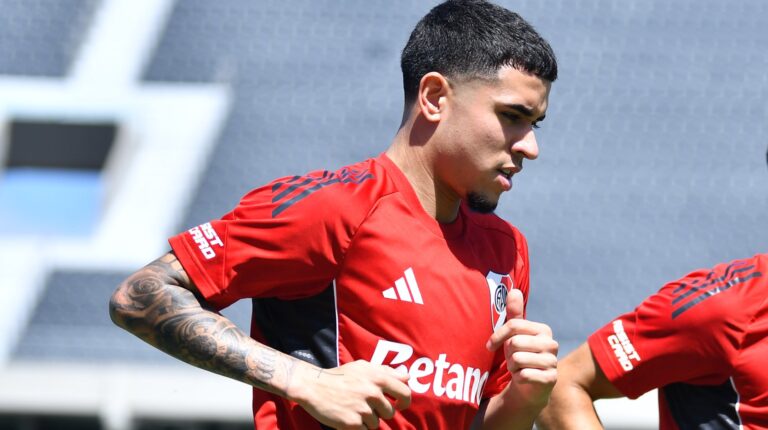 Kendry Páez volvió a entrenar en River y apunta a debutar ante Tigre