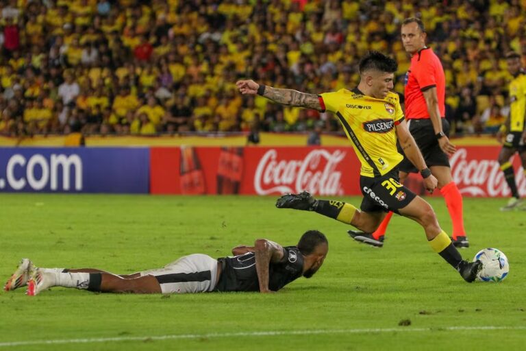 NO SEGUIRÁ EN ECUADOR: Braian Oyola tiene nuevo equipo