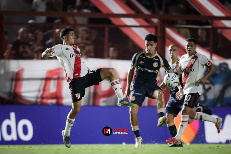 (VIDEO) GRIS DEBUT: Kendry Páez sumó minutos en una nueva derrota de River Plate
