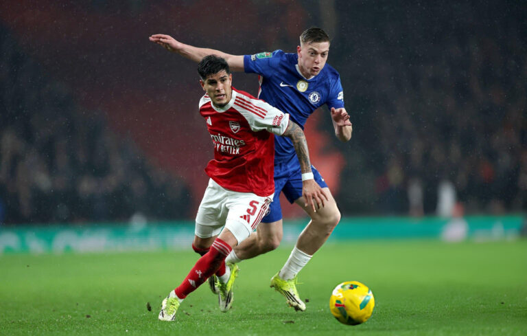 LA LLAVE SE LA LLEVÓ HINCAPIÉ: Arsenal derrotó al Chelsea y jugará la final de la Carabao Cup