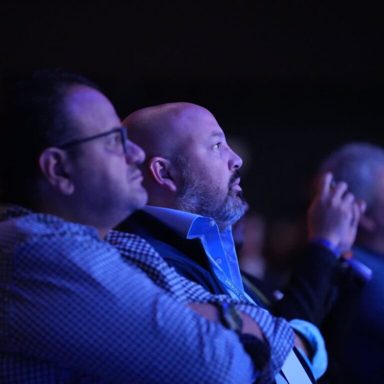 Miguel Ángel Loor responde a IDV: “Se necesita un plan integral, no eliminar clubes con el torneo empezado”