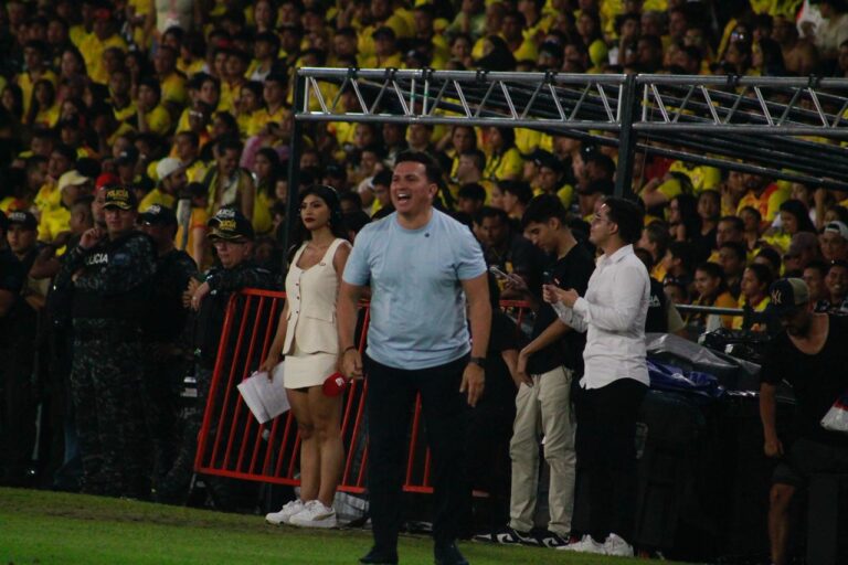 (VIDEO) “Enfóquense en su puto trabajo”, así motivó Pool Gavilánez al City en la Noche Amarilla
