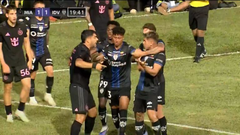 (VIDEO) EL FUERTE CRUCE entre Luis Suárez y Jordy Alcívar