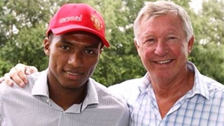 Antonio Valencia recuerda a Ferguson: “Es un papá del fútbol”