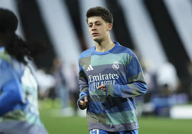 Grave denuncia en el Real Madrid: Mentor de Arda Güler acusa acoso laboral y ambiente tóxico en el vestuario