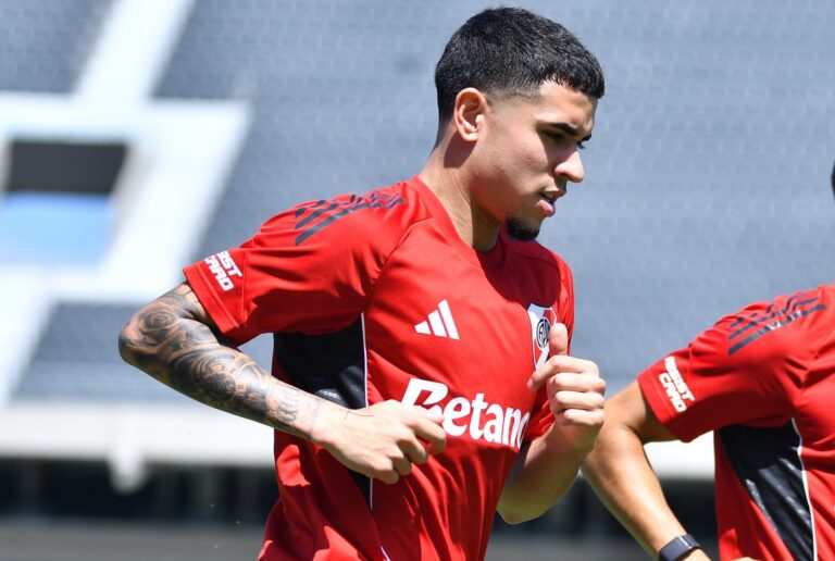 Kendry Páez fue convocado por primera vez en River Plate