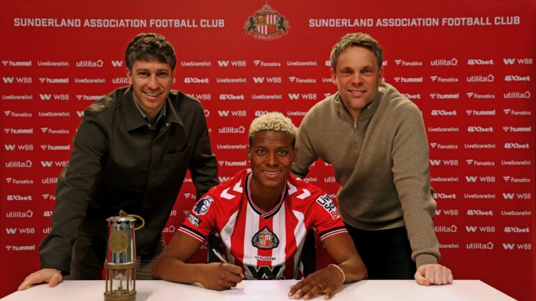 (VIDEO) Nilson Angulo, presentado oficialmente por Sunderland: ¡Usará la 10!
