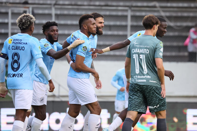 (VIDEO) SIN DESPEINARSE: U. Católica goleó a Leones FC en el Gonzalo Pozo Ripalda