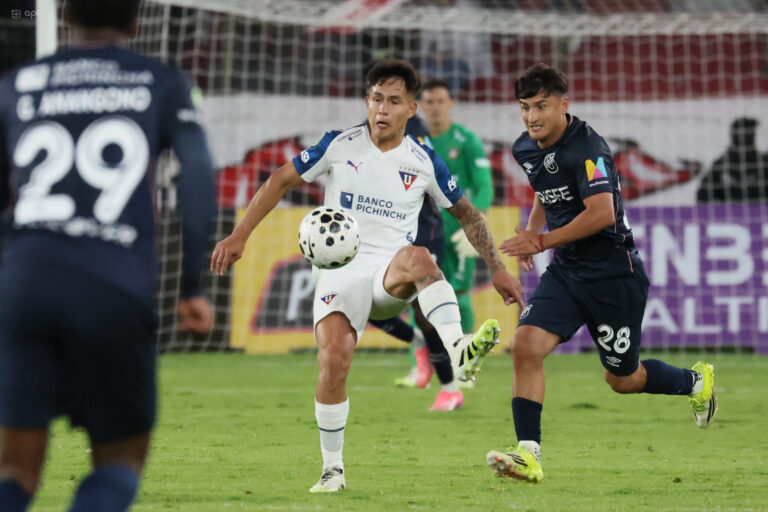 (VIDEO) EN LA AGONÍA DEL PARTIDO: LDU igualó ante Universidad Católica en el Rodrigo Paz