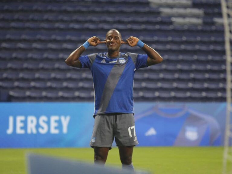 SU RETIRO SE POSTERGA: Jaime Ayoví fue suspendido dos partidos