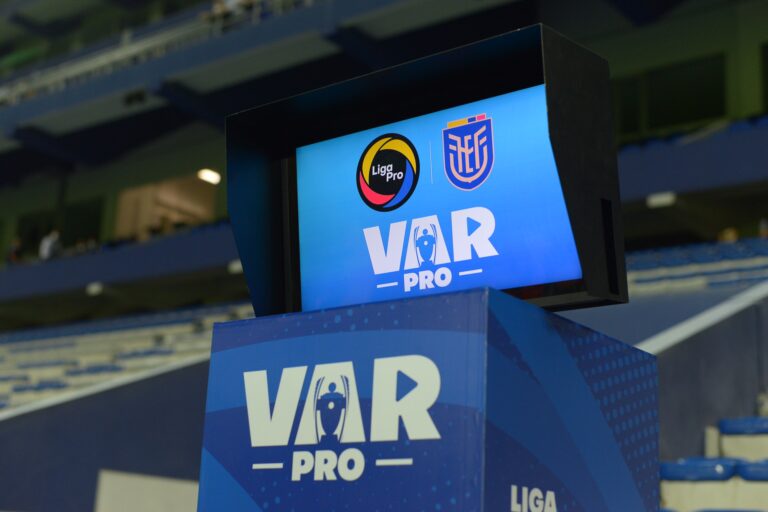El VAR presentó fallas en el partido entre Libertad FC y Barcelona SC