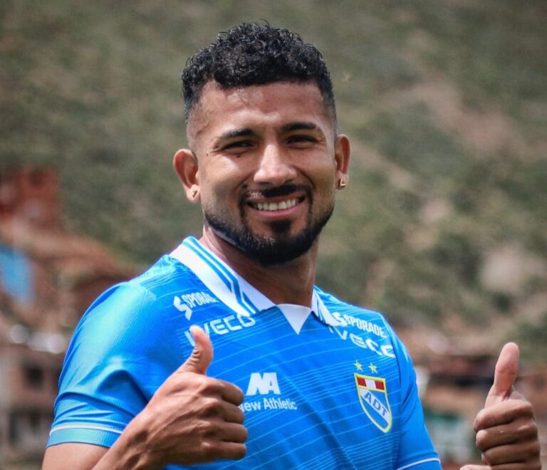 Joao Rojas convirtió en Perú, pero no le alcanzó a su equipo para llevarse el triunfo