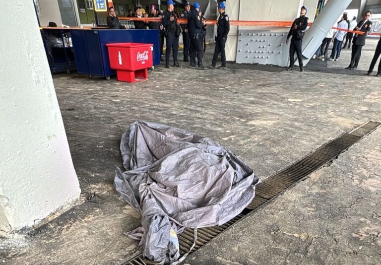 Tragedia en México-Portugal: un hincha falleció tras caer de la tribuna del Estadio Azteca