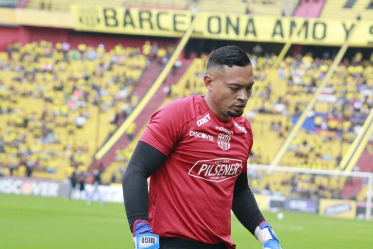 Inter de Porto Alegre presentó una oferta por José David Contreras
