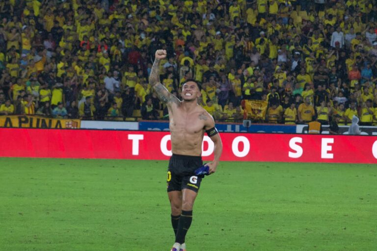 (VIDEO) Reportan que Joao Rojas sufrió una leve distensión ligamentaria en su rodilla izquierda