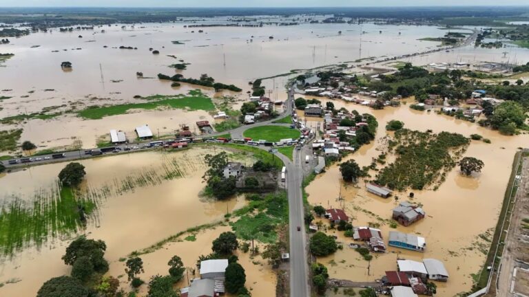 Ecuador declara emergencia nacional por los estragos de la temporada de lluvias