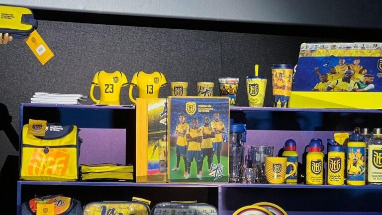 (VIDEO) La TRI presentó los nuevos productos mundialistas