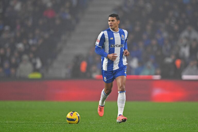 Thiago Silva hace historia en la Europa League a los 41 años