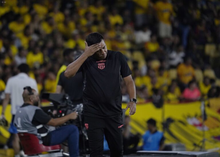 César Farías: “Quedamos con la amargura de que no merecíamos perder”