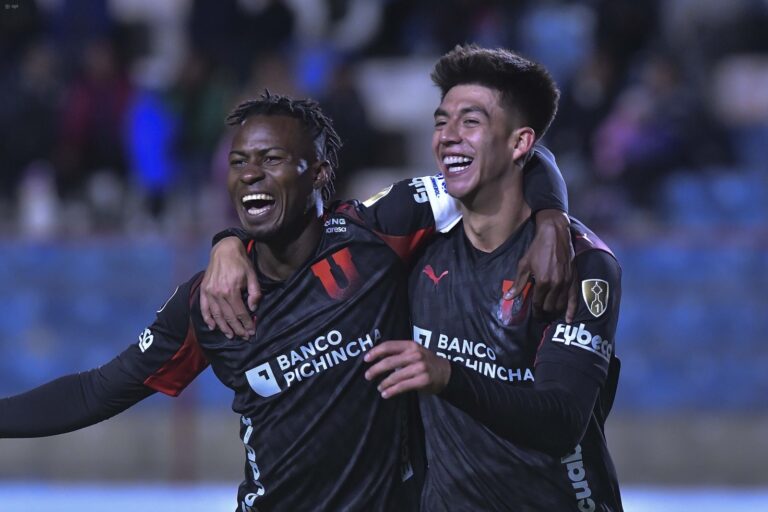 (VIDEO) TRIUNFAZO EN BOLIVIA: LDU golpeó sobre el final y derrotó a Always Ready