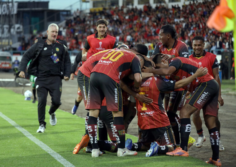 (VIDEO) GOLPE MORLACO: Deportivo Cuenca superó a Santos FC por Sudamericana