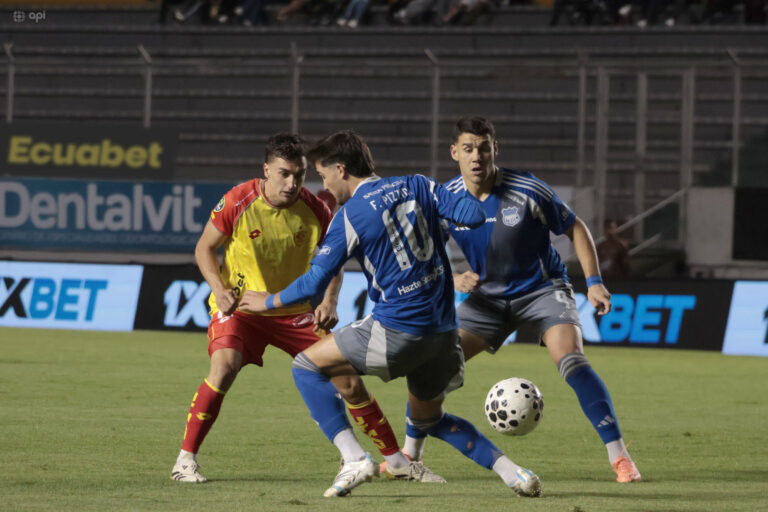 (VIDEO) CON GOLAZOS: Aucas venció a Emelec y agravó la crisis azul en la LigaPro