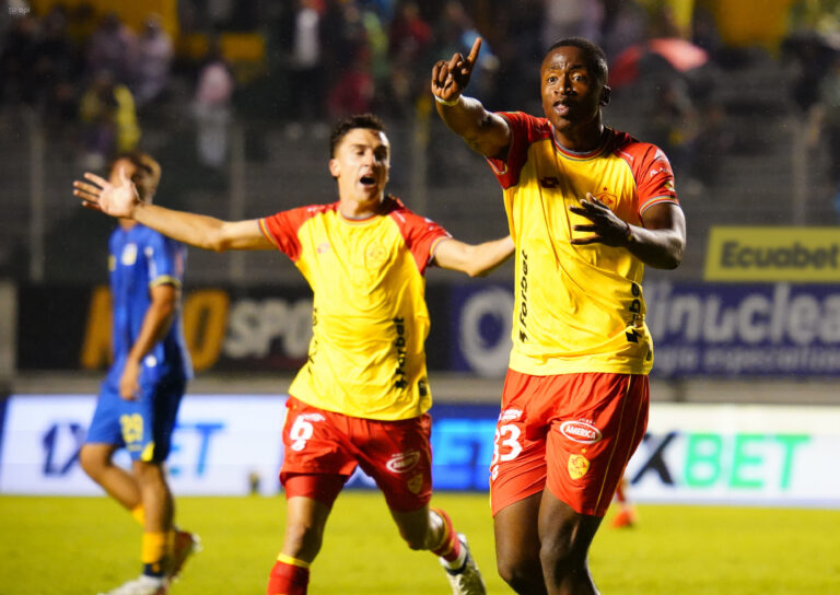 (VIDEO) POR LA MÍNIMA: Aucas derrotó a Delfín en el Gonzalo Pozo Ripalda