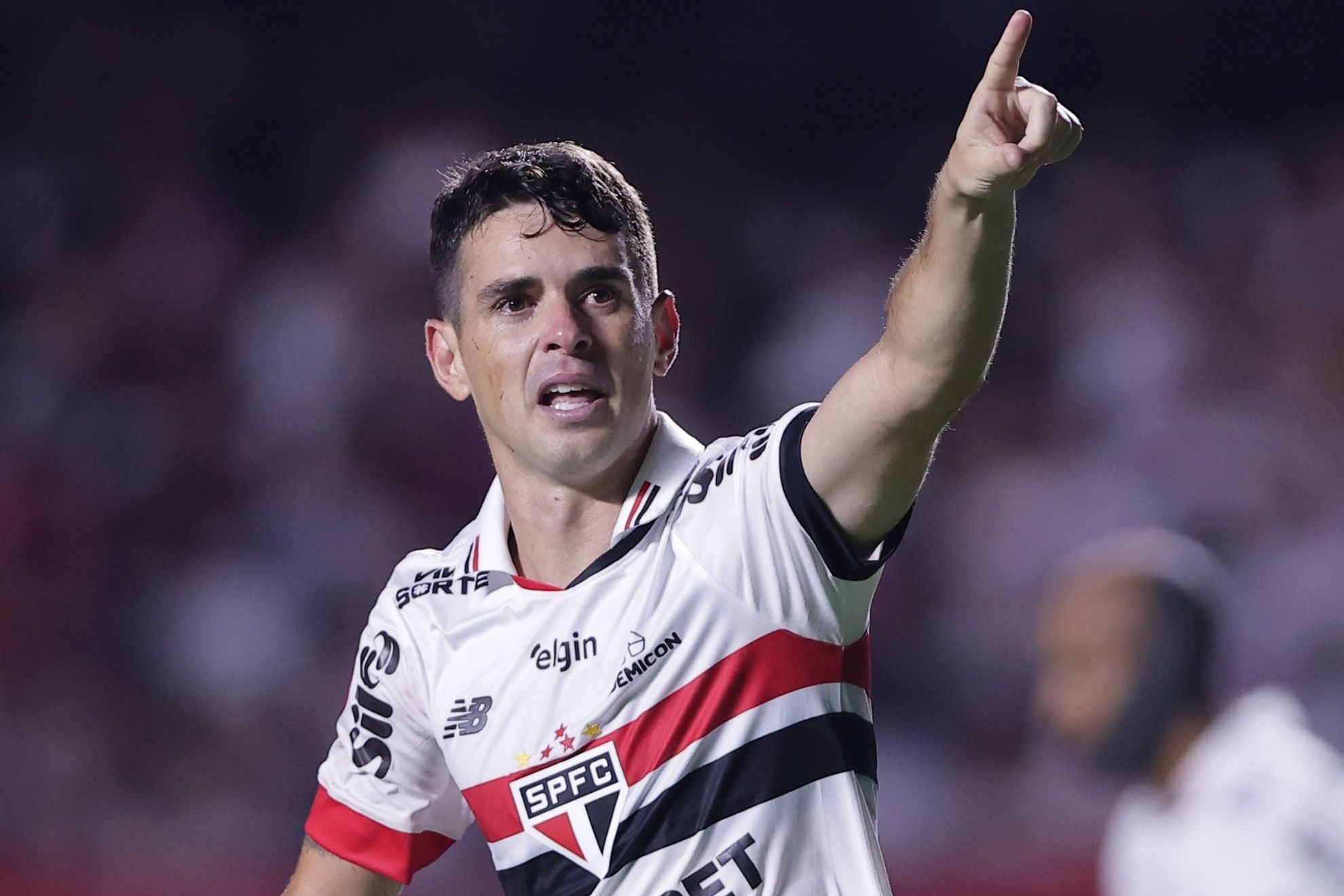 Oscar anuncia su retiro a los 34 años