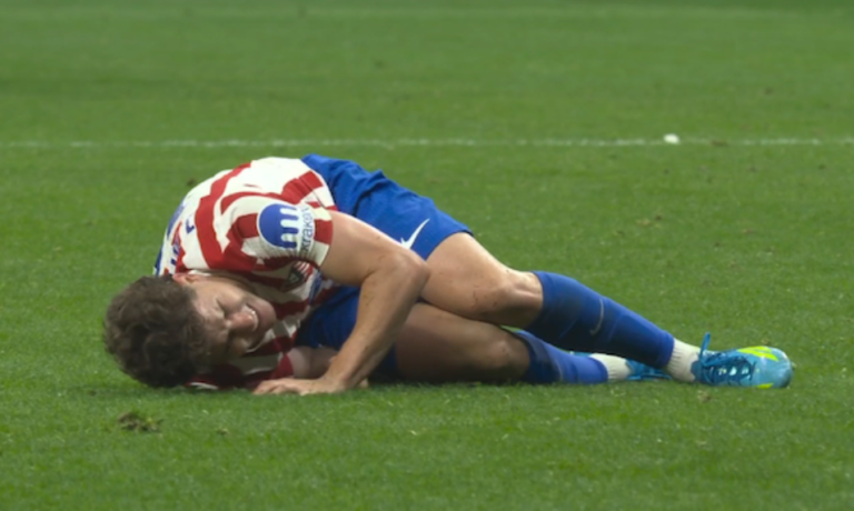 (VIDEO) Alarma en Argentina: Julián Álvarez sale lesionado a semanas del Mundial