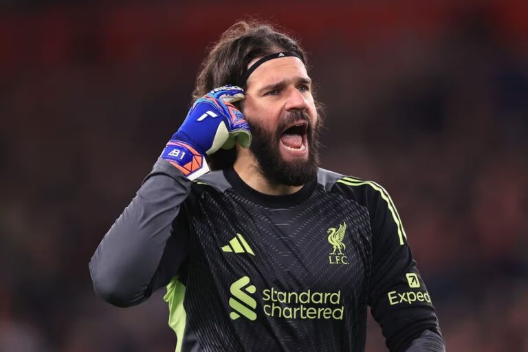 ALARMAS EN BRASIL: Alisson Becker se perdería el resto de la temporada