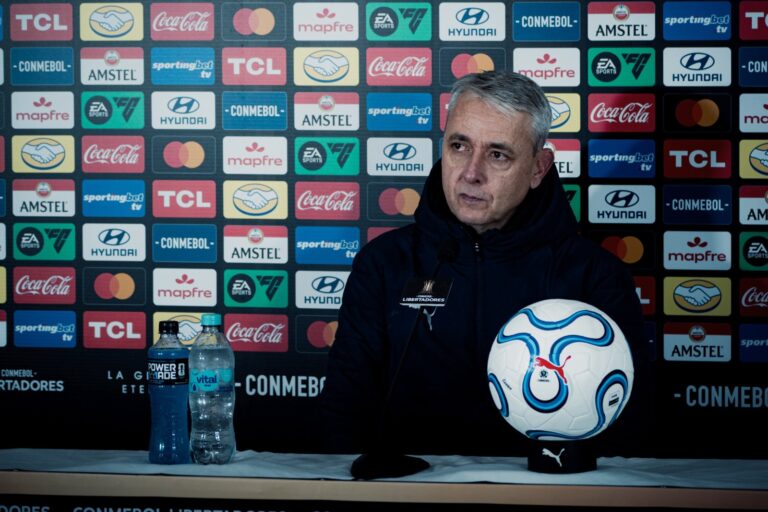 Tiago Nunes: “Este tipo de victorias fortalece al grupo”