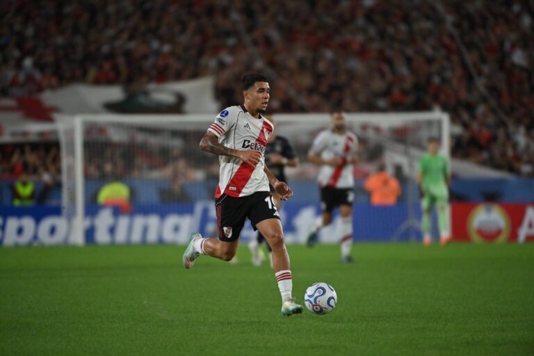 (VIDEO) CON ACTUACIÓN DESTACADA: Kendry Páez volvió a sumar minutos con River Plate