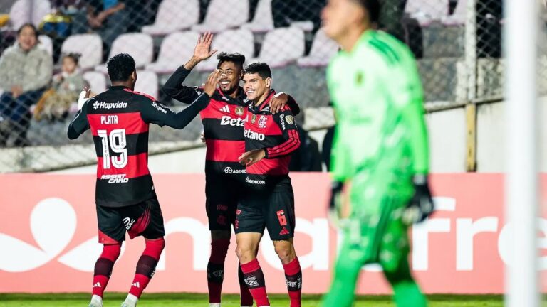 (VIDEO) CON PLATA TITULAR: Flamengo impone su jerarquía en la altura y vence a Cusco FC