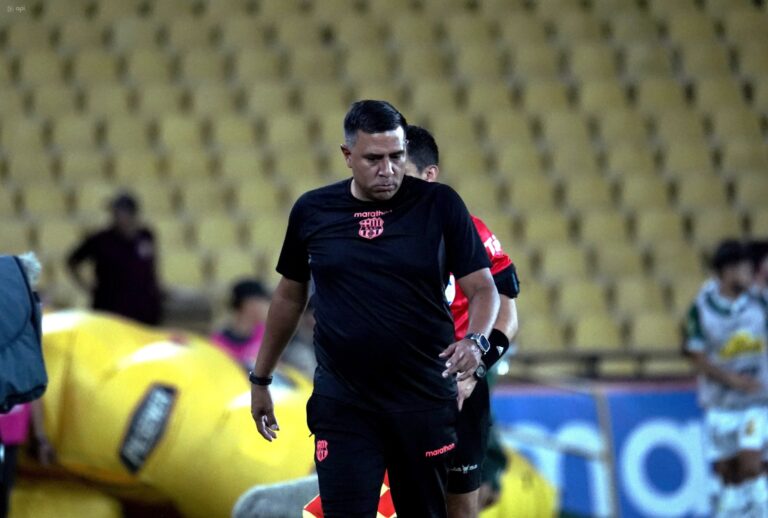 (VIDEO) César Farías: “Más allá de lo que se pueda decir, el equipo va evolucionando”