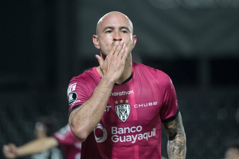 (VIDEO) CON HAT-TRICK DE ‘COCOLISO’: IDV superó a Libertad en Paraguay por la Libertadores