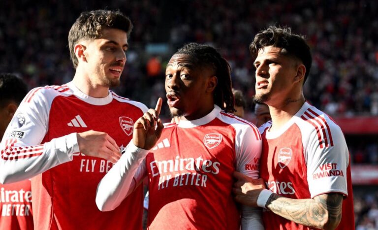 El Arsenal de Hincapié vuelve a la cima de la Premier tras vencer al Newcastle