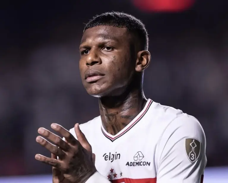 (VIDEO) DT de Sao Paulo: “Robert Arboleda no se presentó y ahora fue despedido”