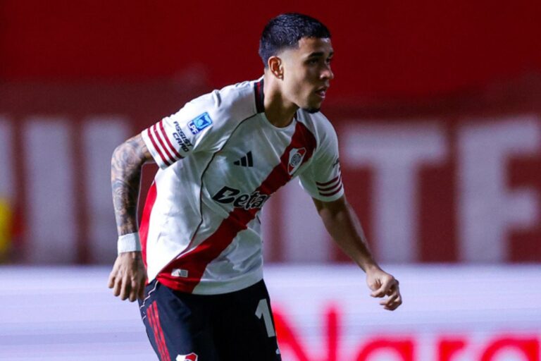 “Un jugador blandito”: Mostaza Merlo lanza dura crítica a Kendry Páez tras el Superclásico