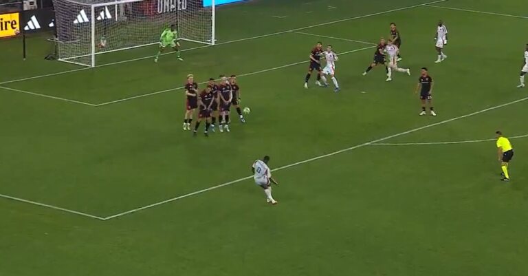 (VIDEO) ¡DE TIRO LIBRE! Gol de Patrickson Delgado en la MLS