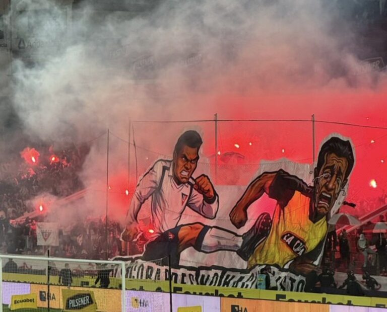 (FOTO) El curioso tifo de los hinchas de Liga de Quito a Barcelona SC