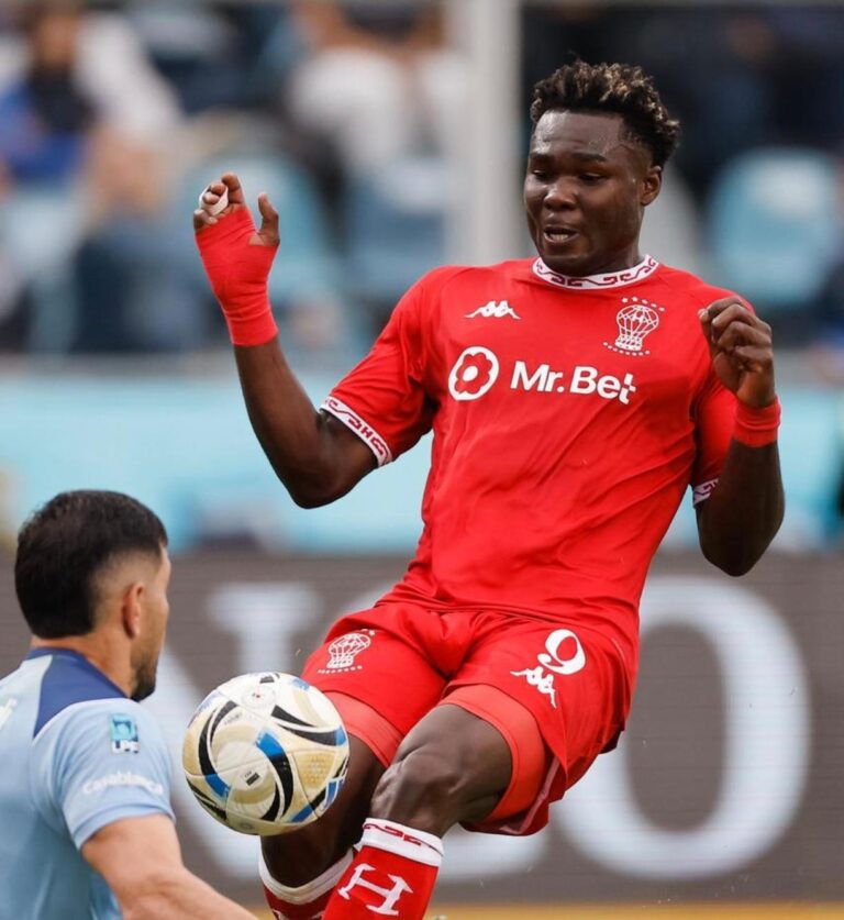 (VIDEO) NO PERDONÓ EL ERROR DEL DEFENSA: Nuevo gol de Jordy Caicedo con Huracán en la liga de Argentina