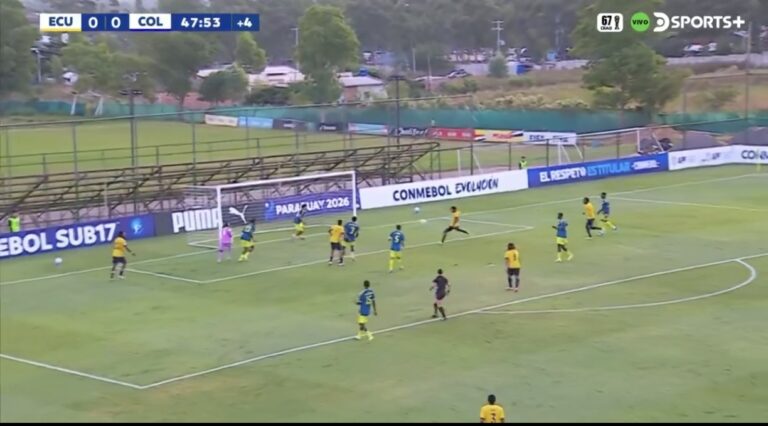 (VIDEO) ¡NO SE PUEDE CREER! Escorcia falló un gol cantado con el arco vacío para Ecuador ante Colombia