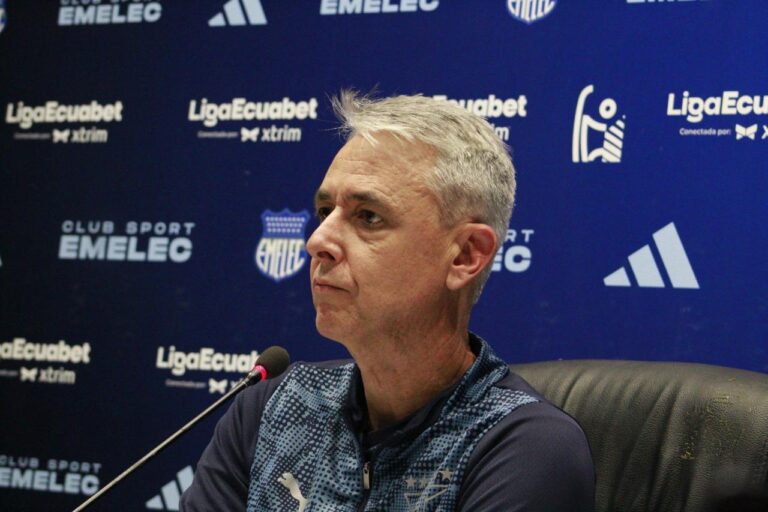 Tiago Nunes: “Fue un partido aburrido, ninguno quería ganar”