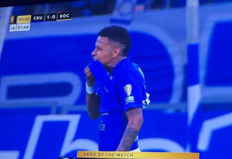 ¡EL MVP DE LA NOCHE! Keny Arroyo brilla en la victoria de Cruzeiro ante Boca